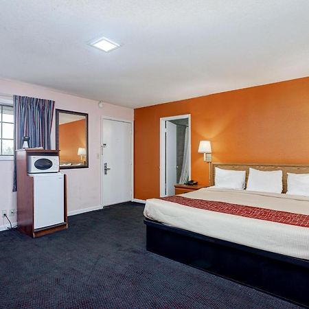 Regency Inn Fayetteville Екстер'єр фото