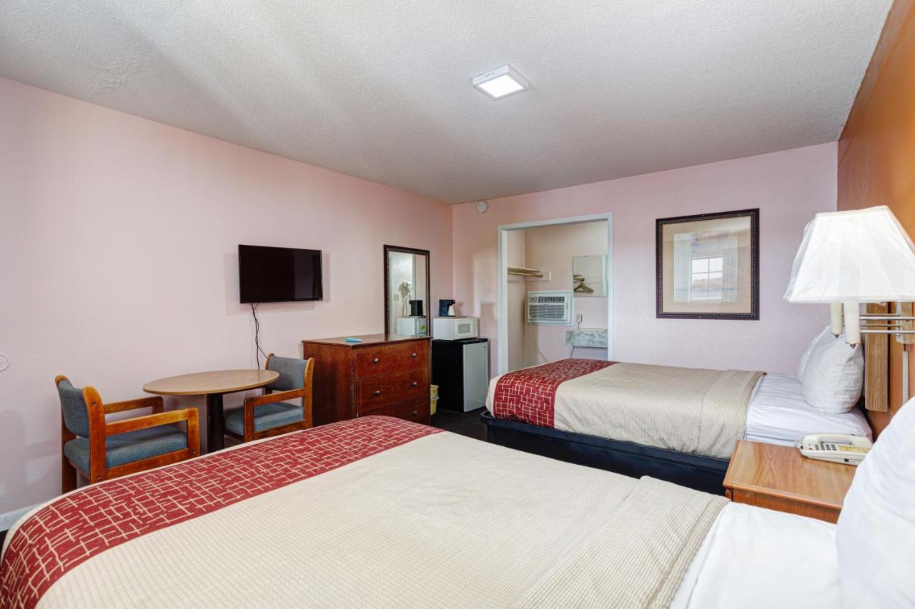 Regency Inn Fayetteville Екстер'єр фото